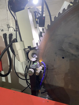 LDX-026A ขนาดใหญ่ TCT Saw Blade ครบเครื่องบด CNC ผู้ผลิต