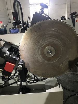 LDX-020B CNC เครื่องบดเลื่อยใบเลื่อยวงกลม เครื่องบดเลื่อยมุมหมุนอัตโนมัติ