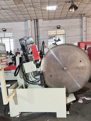 LDX-020B เครื่องบดมุมด้านหน้าและด้านหลังขนาดใหญ่ CNC